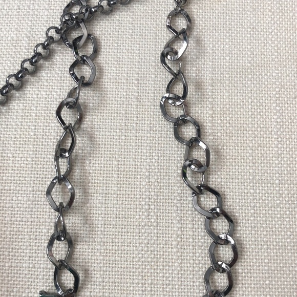 Green Statement Necklace - Picture 4 of 6